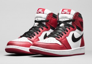 air-jordan-1-retro-high-og-varsity-red-pair