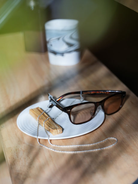 世界最高のアセテート素材「MAZZUCCHELL」を採用！至るとこまで拘った  